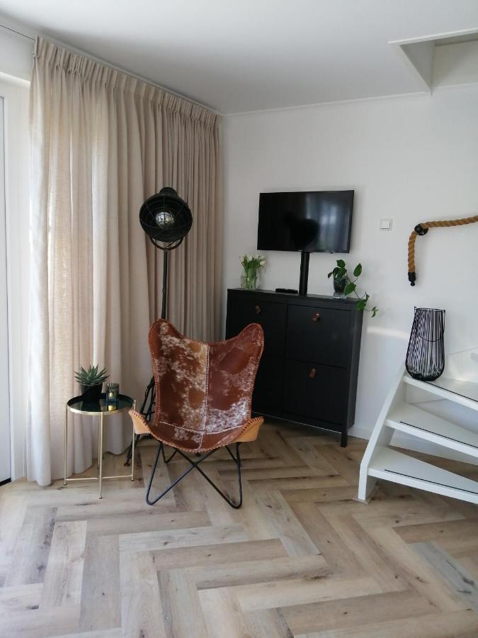 B&B Ouddorps Huisje Bagian luar foto