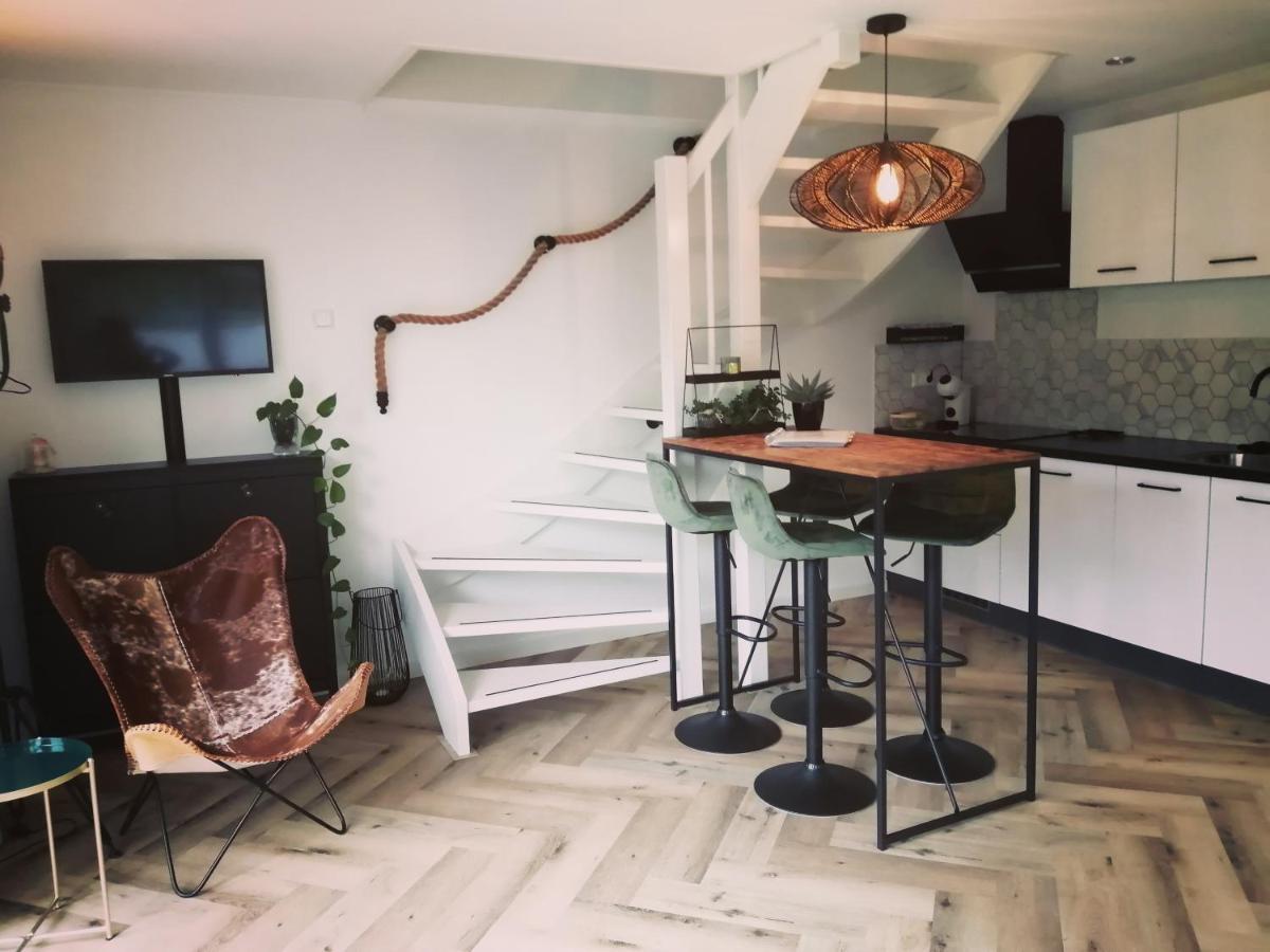 B&B Ouddorps Huisje Bagian luar foto